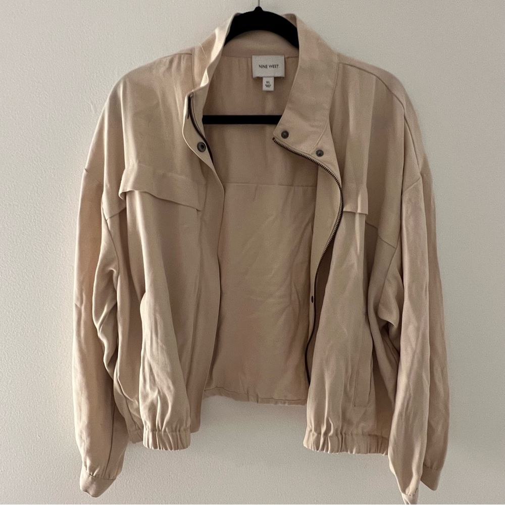 Nine West lightweight beige jacket